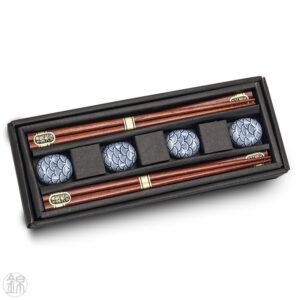 Coffret de 4 paires de baguettes et 4 supports