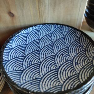 Assiette motif vague japonaise